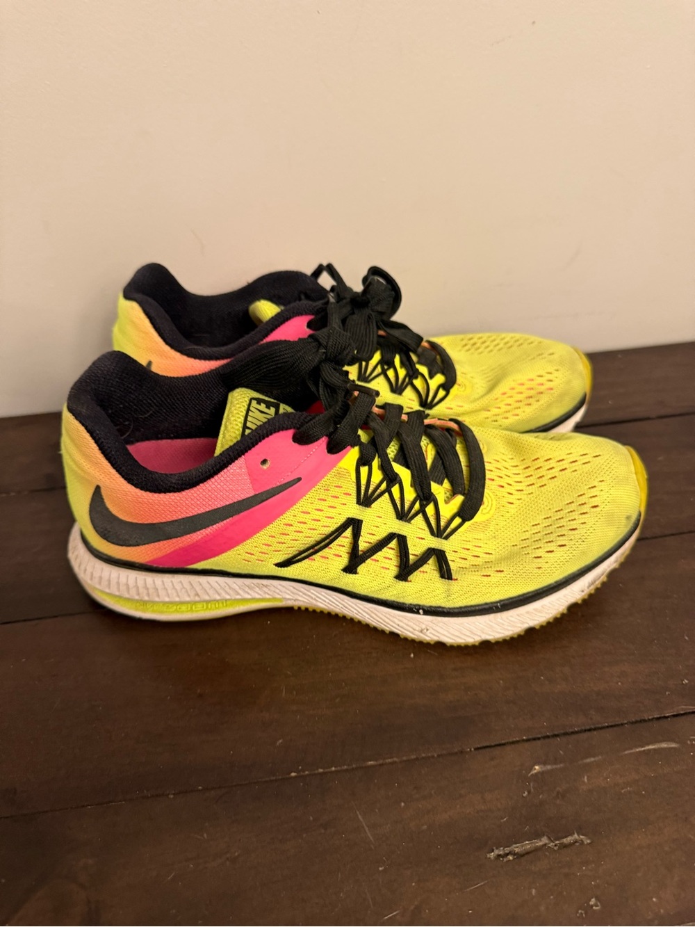 Nike Zoom Winflo 3 Women’s Running Shoes Neon Yellow Pink Size 8